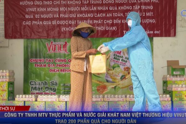 Vinut trao tặng quà cho người dân Quảng Trị