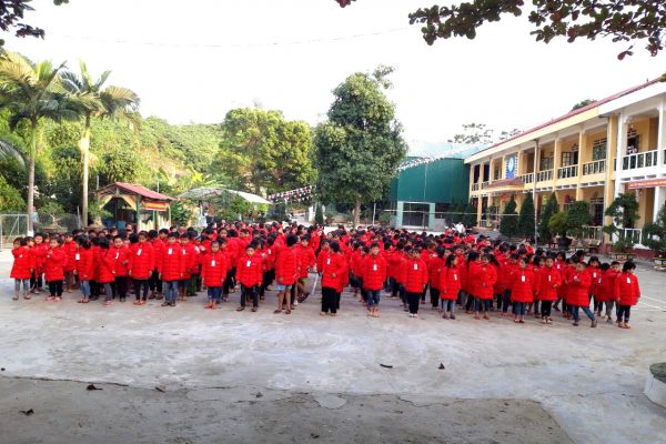 Các em học sinh Trường PTDTBTTH Trịnh Tường tại xã Trịnh Tường, huyện Bát Xát, tỉnh Lào Cai
