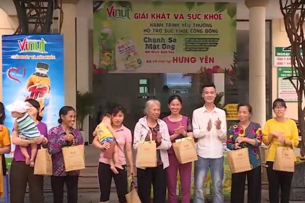 VINUT dành 400 phần quà cho người dân tại tỉnh Hưng Yên