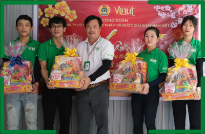 Công Đoàn Công ty CP TP và NGK Nam Việt tặng hơn 800 phần quà cho nhân viên